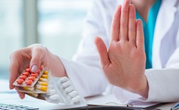 środki działające podobnie jak alkohol w organizmie pracownika