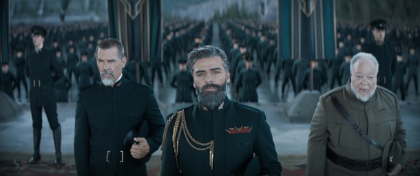 Josh Brolin jako Gurney Halleck, Oscar Isaac jako książę Leto I Atryda i Stephen McKinley jako Thufir Hawat