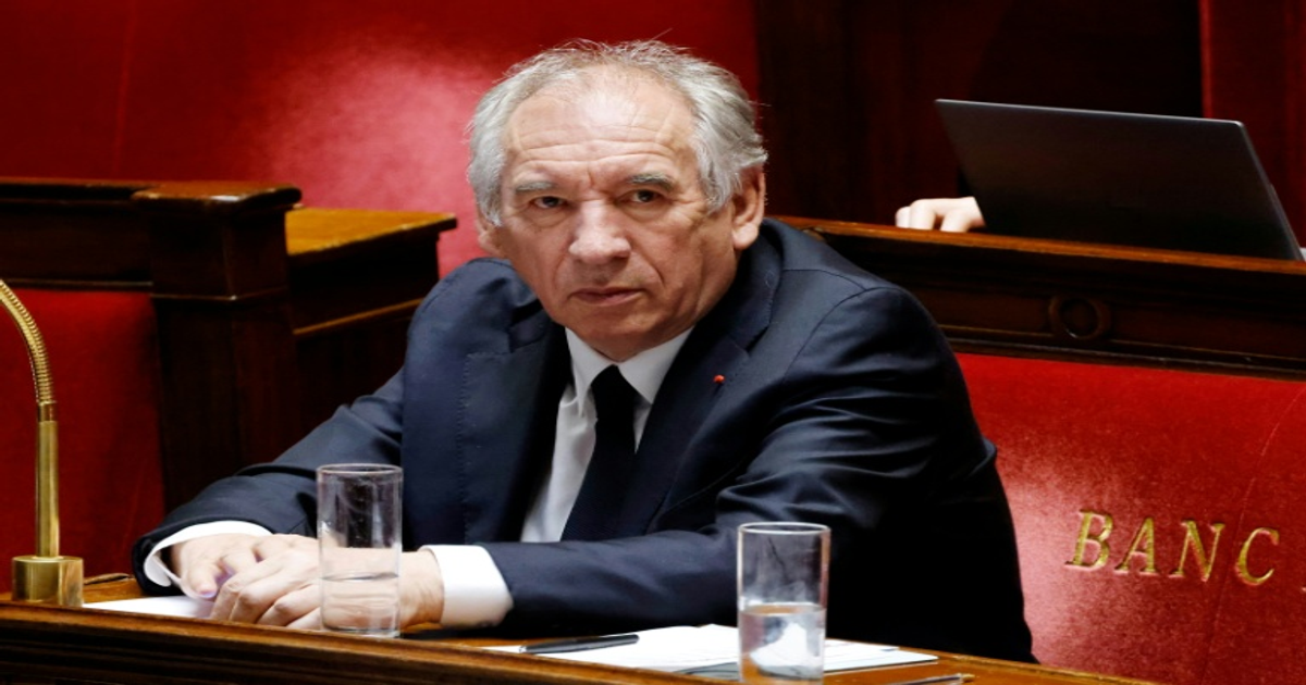 Bayrou fait ses adieux à l'Assemblée avant sa chute historique