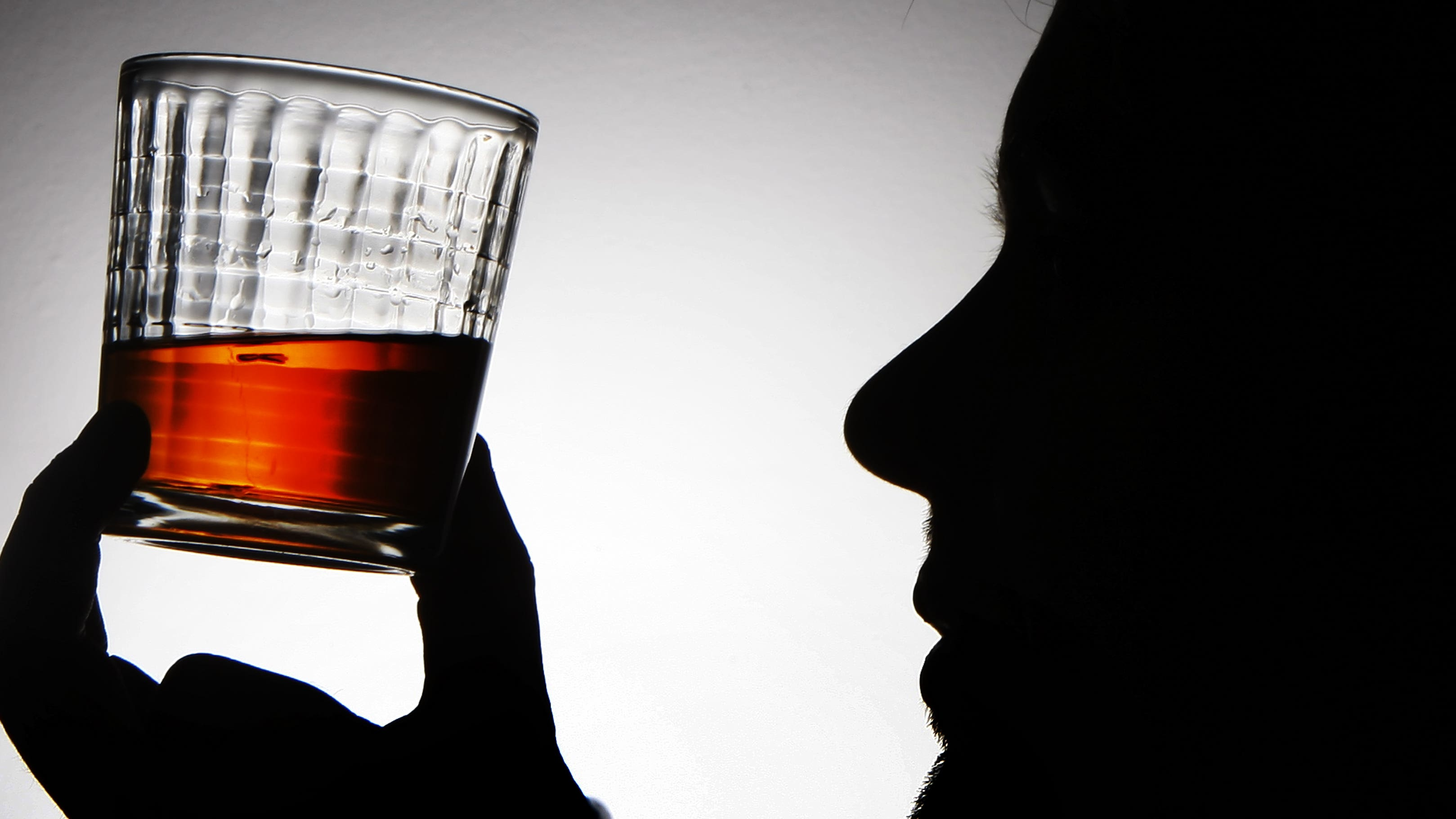 UK India trade deal: Whisky tariffs halved in £190m boost