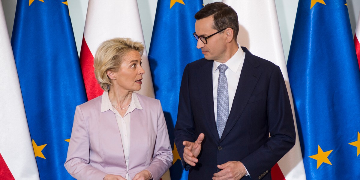 Szefowa KE Ursula von der Leyen i premier Mateusz Morawiecki.