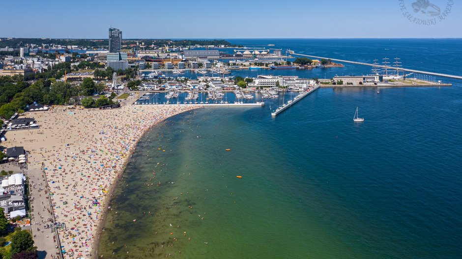 Plaża w Gdyni regularnie przeżywa oblężenie