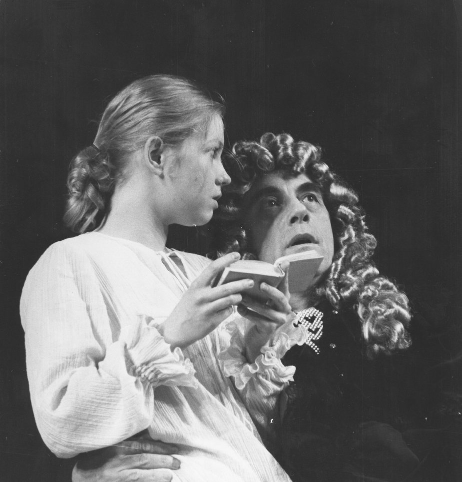 Małgorzata Zajączkowska i Andrzej Łapicki w spektaklu "Szkoła żon" według Moliera w Teatrze Narodowym (1979)