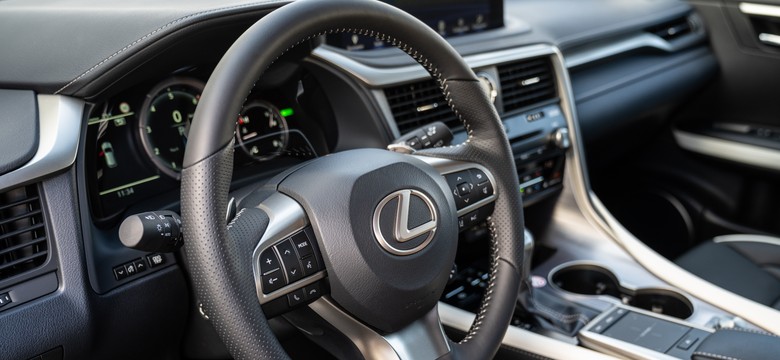 Toyota i Lexus dla oczekujących na auto innej marki. Nie tylko cena zaskoczy kierowców