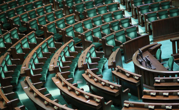 Wcześniej Sejm odrzucił wniosek o odrzucenie ustawy; odrzucone zostały także wnioski mniejszości oraz poprawki opozycji.