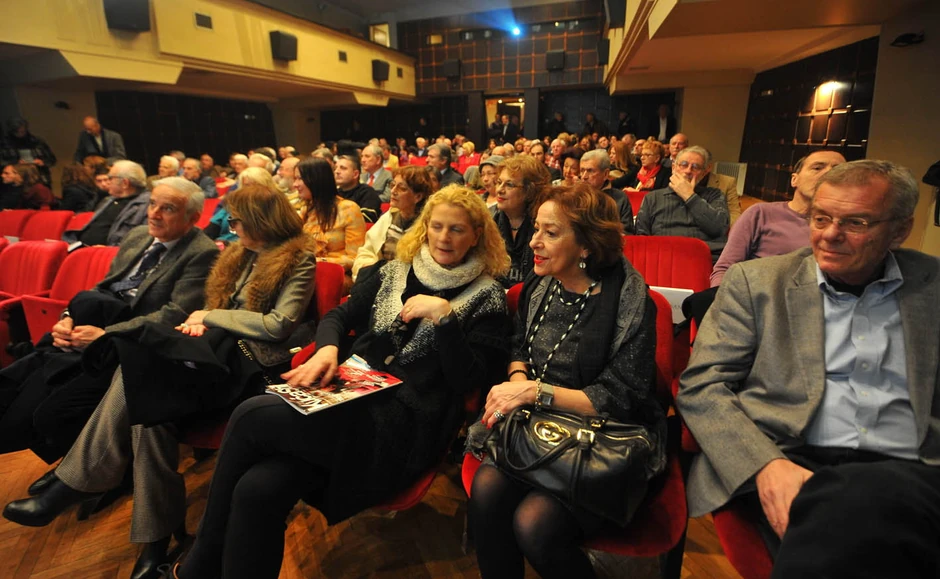 U publici: Svetlana Bojković, Neda Todorović, Bratislav Petković...