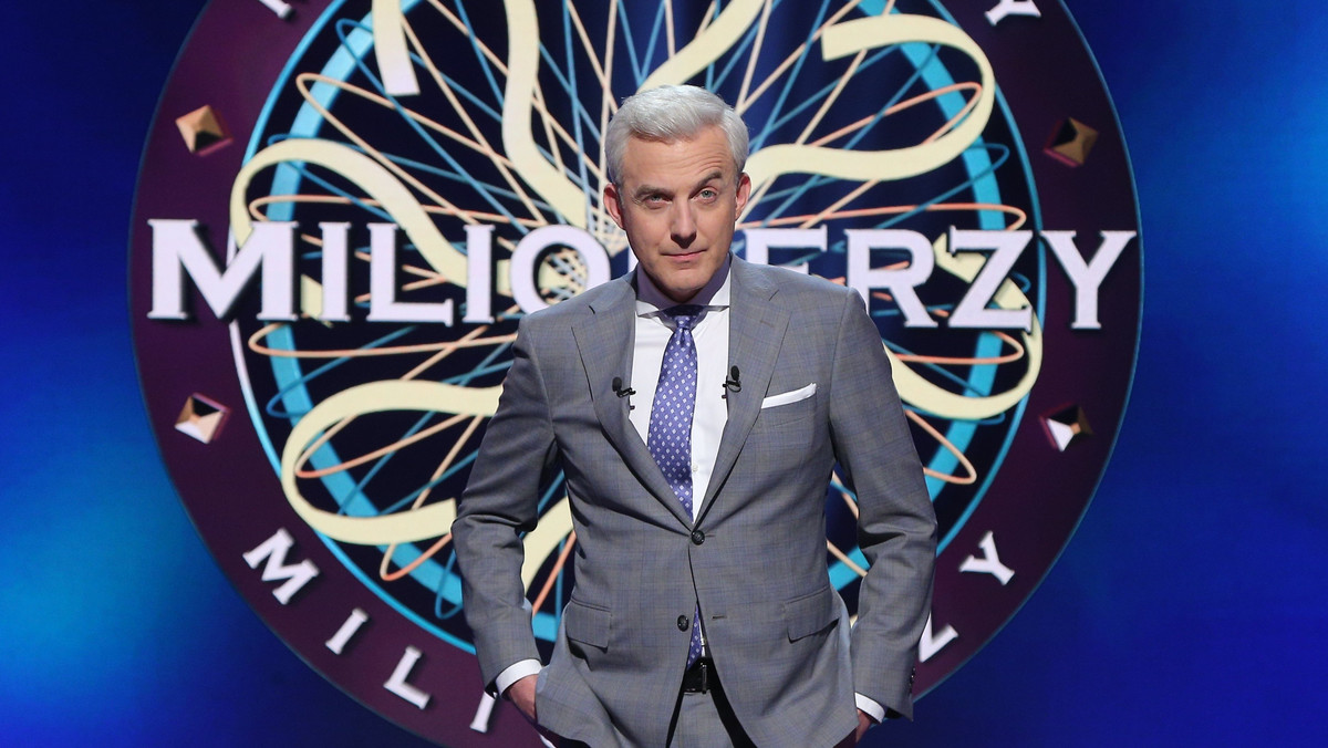 Program "Milionerzy" wrócił na antenę TVN. Teleturniej ma bardzo dobrą oglądalność, ale nie wszystkim przypadły do gustu pytania z pierwszego odcinka dotyczące polityki. Co wydarzyło się w kolejnym? Internauci twierdzą, że wśród odpowiedzi do jednego z pytań nie było żadnej poprawnej odpowiedzi. Zobaczcie sami.