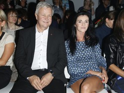 Motyle w brzuchu widać gołym okiem! Apoloniusz Tajner z 36 lat młodszą partnerką