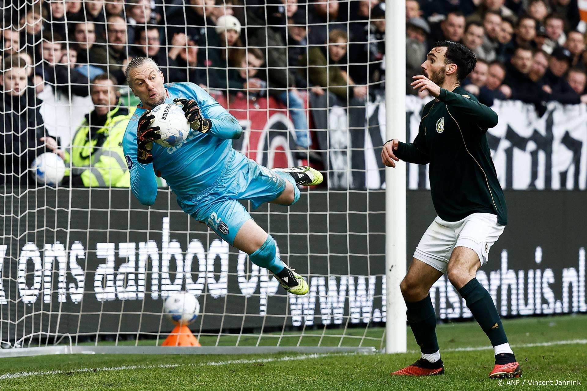 De 42-jarige Pasveer: Directe 2-1 zege bij terugkeer tilt Heracles van de laatste plaats