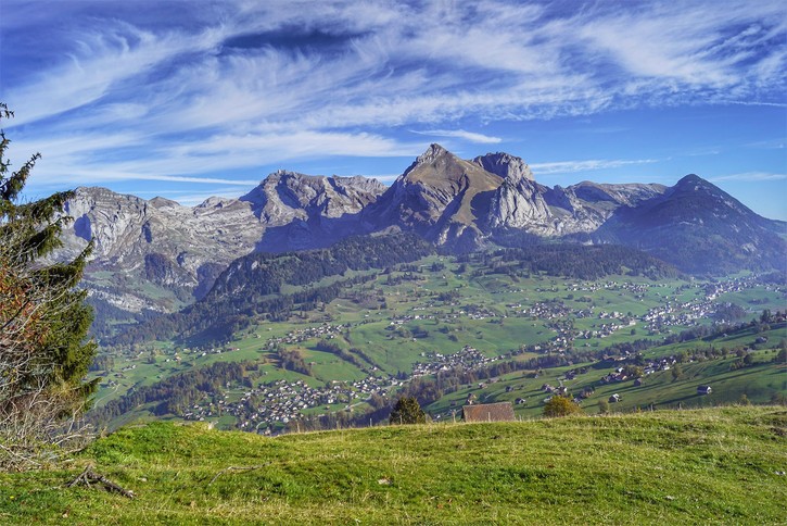 Auf dem Klangweg in Wildhaus kann man an 26 Stationen verschiedene Instrumente entdecken. Ein Erlebnis für Gross und Klein. 