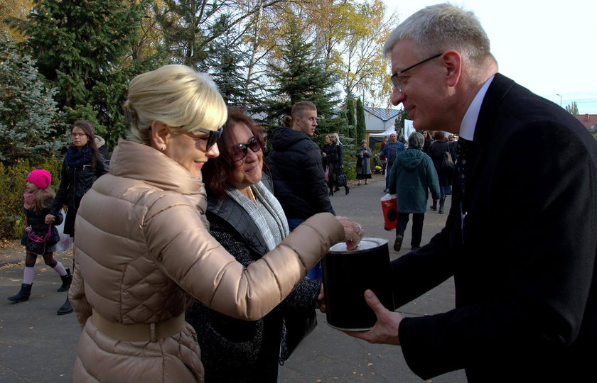 Prezydenci zbierali pieniądze do puszek