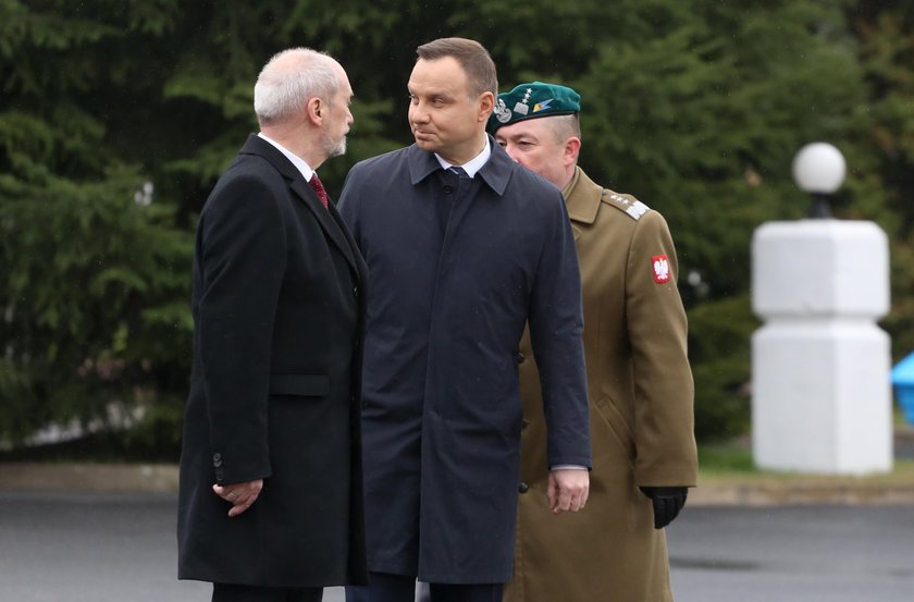 Generał brutalnie obnażył zapowiedzi Macierewicza o WOT. „Skończą tragicznie jak Powstańcy?”