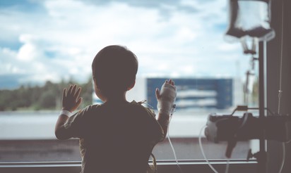 Azt hitték az orvosok, hogy csak a covid miatt fájt a kisfiú hasa, a valóság ennél sokkal rosszabb volt