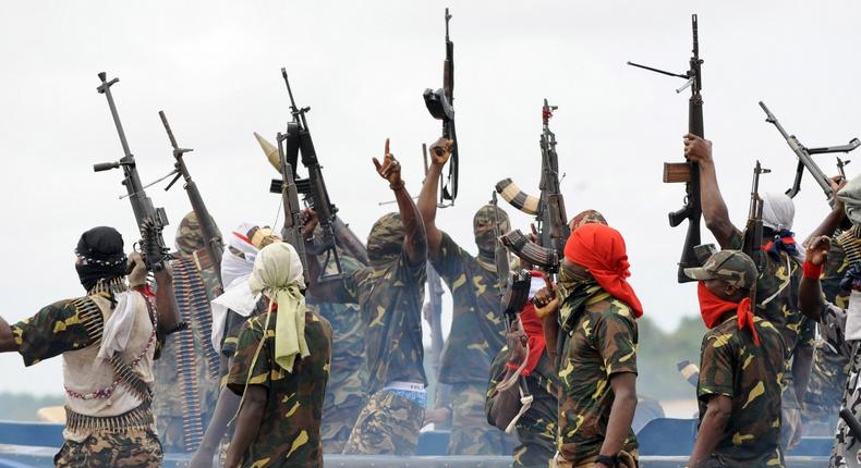 Niger Delta militants threaten to shut down oil wells in the region over Onnoghen's case.