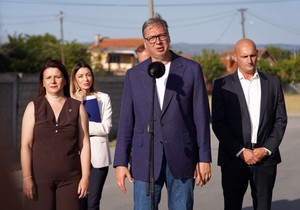 Vučić obilazi kompaniju NIP Spasić