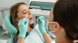 Czy tureckie zęby są bezpieczne? Dentystka wyjaśnia, jak się je robi