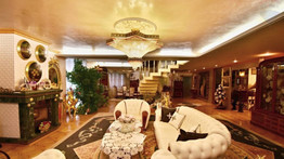 Kétmilliárdot is érhet a Rezesová-rezidencia: tigrisbőr a fürdőben, kandalló 24 karátos aranyból – Ilyen a 820 négyzetméteres luxusvilla