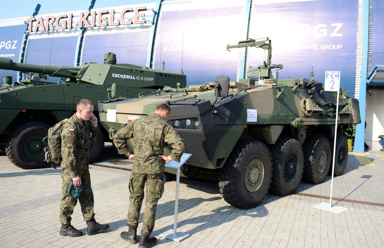 Kielce XXIV Międzynarodowy Salon Przemysłu Obronnego - Wóz rozpoznania technicznego Rosomak WRT.<br><br> (mr) PAP/Piotr Polak