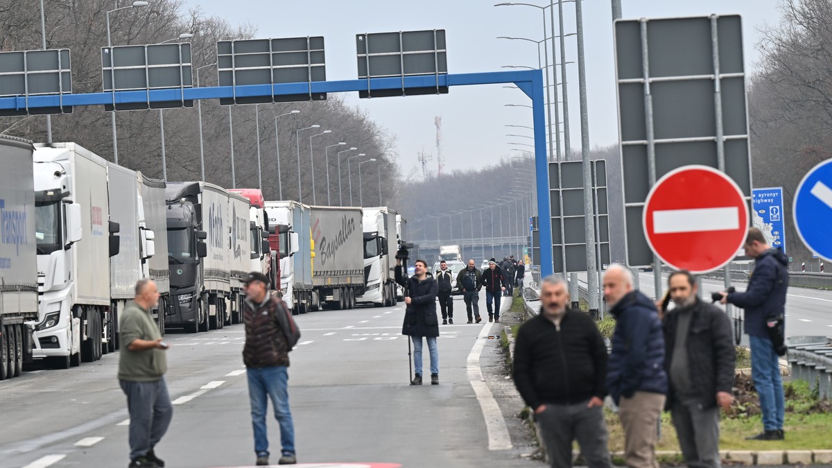 Nikoloski dao podršku prevoznicima koji blokiraju prelaz Blace u Severnoj Makedoniji