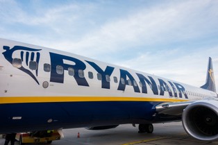 Ryanair znów tnie rozkład z Modlina. Te połączenia znikną