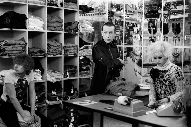 Vivijen Vestvud i Malkolm Meklaren u svom butiku