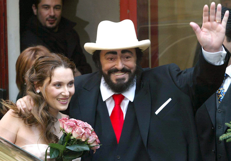 Luciano Pavarotti i Nicoletta Mantovani podczas ślubu.