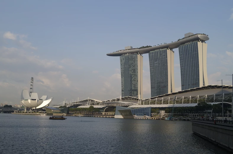 Symbol Singapuru, hotel Marina Bay Sands nad zatoką