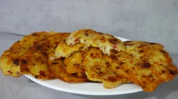 Placki ziemniaczane ze śliwkami. Niezwykły przepis od Heni Foks