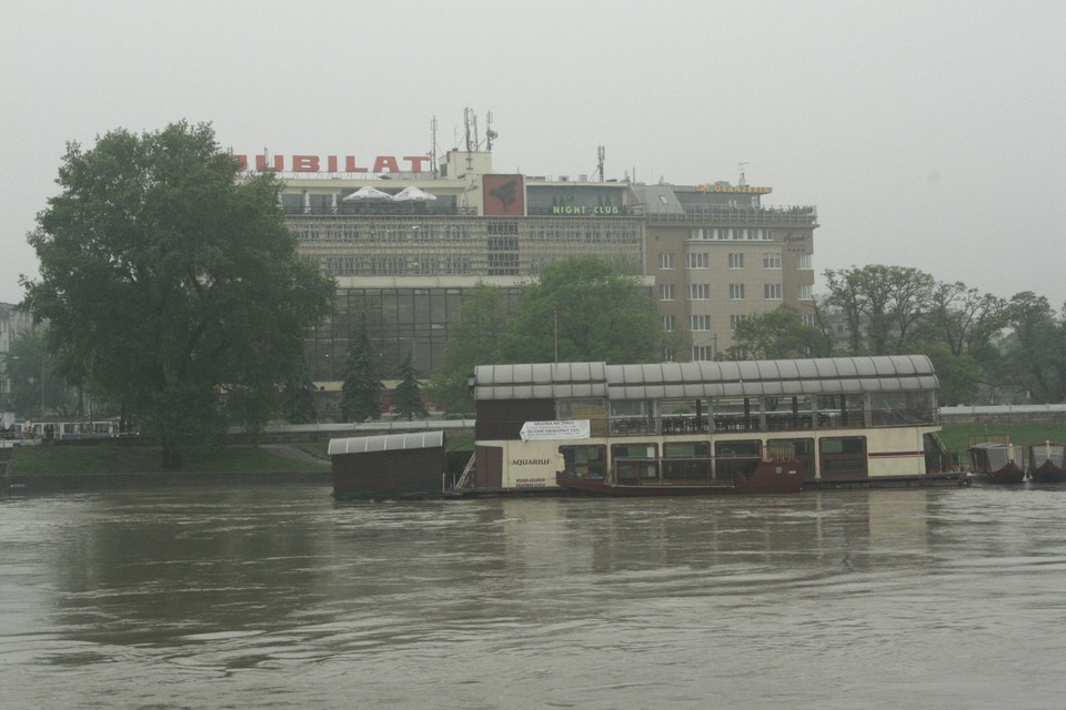 WISŁA KRAKÓW DĘBNICKI MOST POWÓDŹ