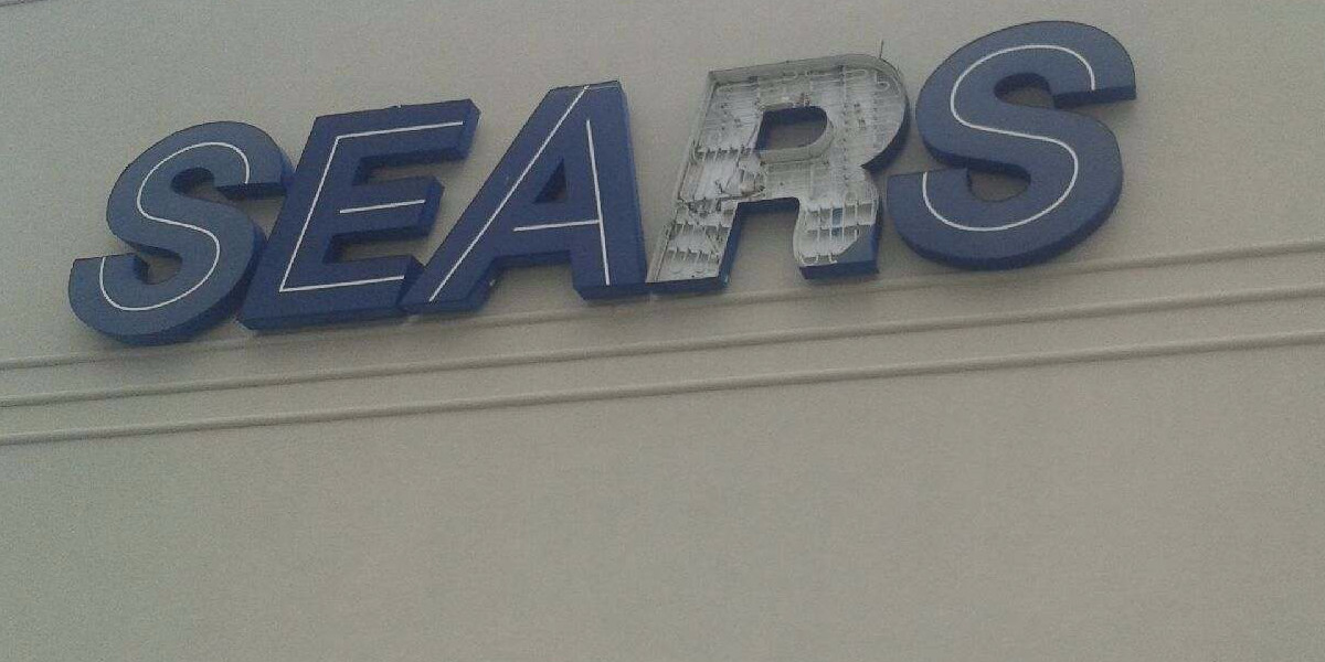 Sears' CEO just gave the company another $100 million lifeline
