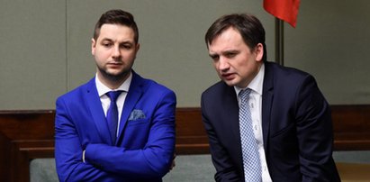 Intrygi w PiS. Chcieli „umoczyć" premiera, dlatego wzięli się za Jakiego