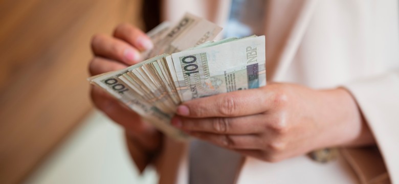Wyższe pensje w budżetówce od 1 stycznia 2026. Prezydent podpisał zmiany w warunkach zatrudnienia