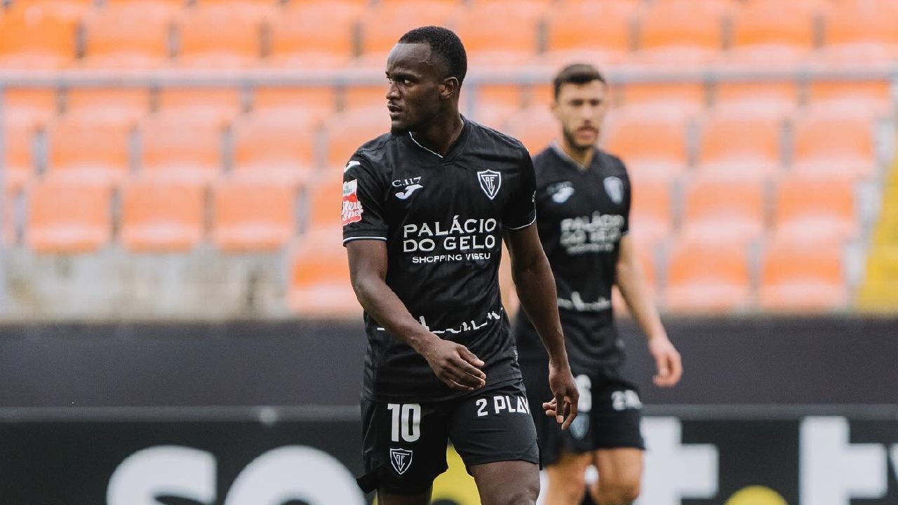 Un fotbalist adus de o echipă din Superliga a fost în mijlocul celui mai mare scandal de rasism din Portugalia. Cazul a ajuns la TAS. „A vrut să sară la fani, în tribună”