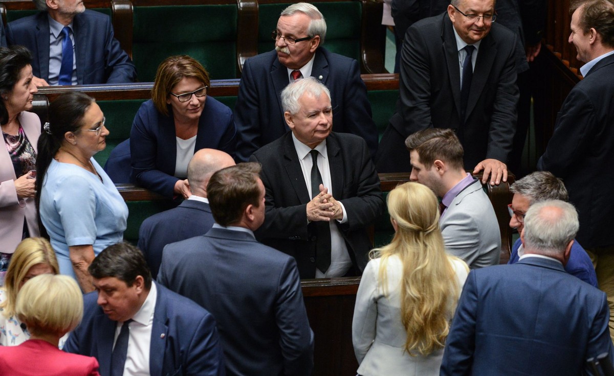 Jarosław Kaczyński z politykami PiS