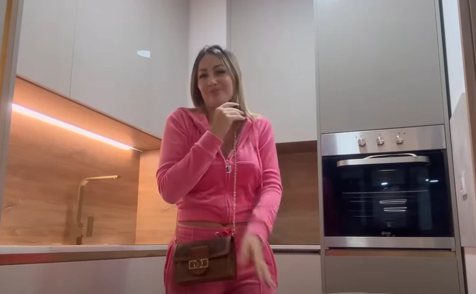 Maca Diskrecija pokazala stan