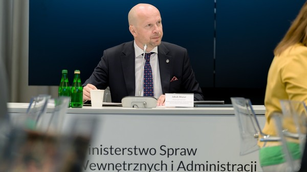 – Dalszy rozwój Wrocławia nie może być planowany w oderwaniu od otaczających go gmin i powiatów. Każdego dnia mieszkańcy przemieszczają się ponad granicami administracyjnymi - do pracy, szkół, uczelni i usług – podkreśla Jakub Mazur, wiceprezydent Wrocławia.