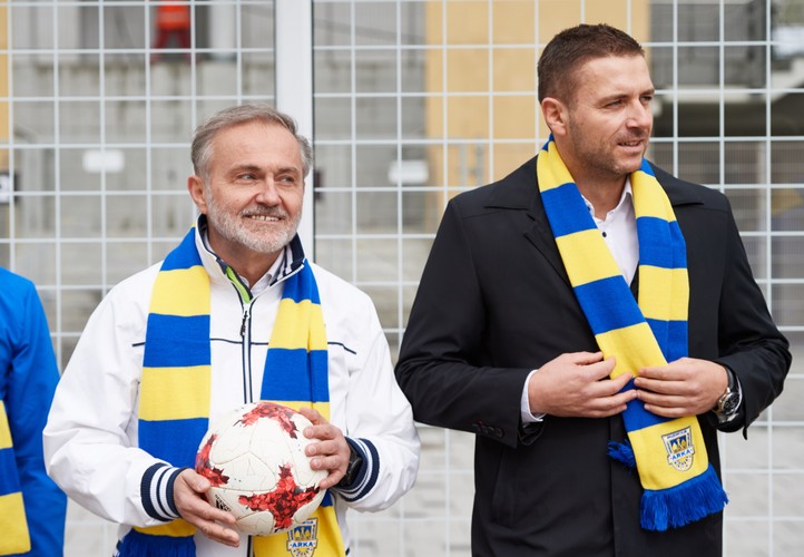 W Gdyni na autobus poczekasz w piłkarskiej bramce