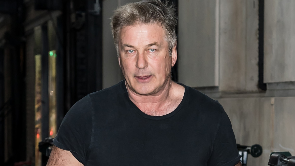 Alec Baldwin. Tragedia na planie "Rust". Tego nieszczęścia dało się uniknąć?