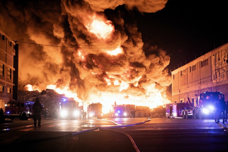 Pożar składowiska odpadów w Zgierzu