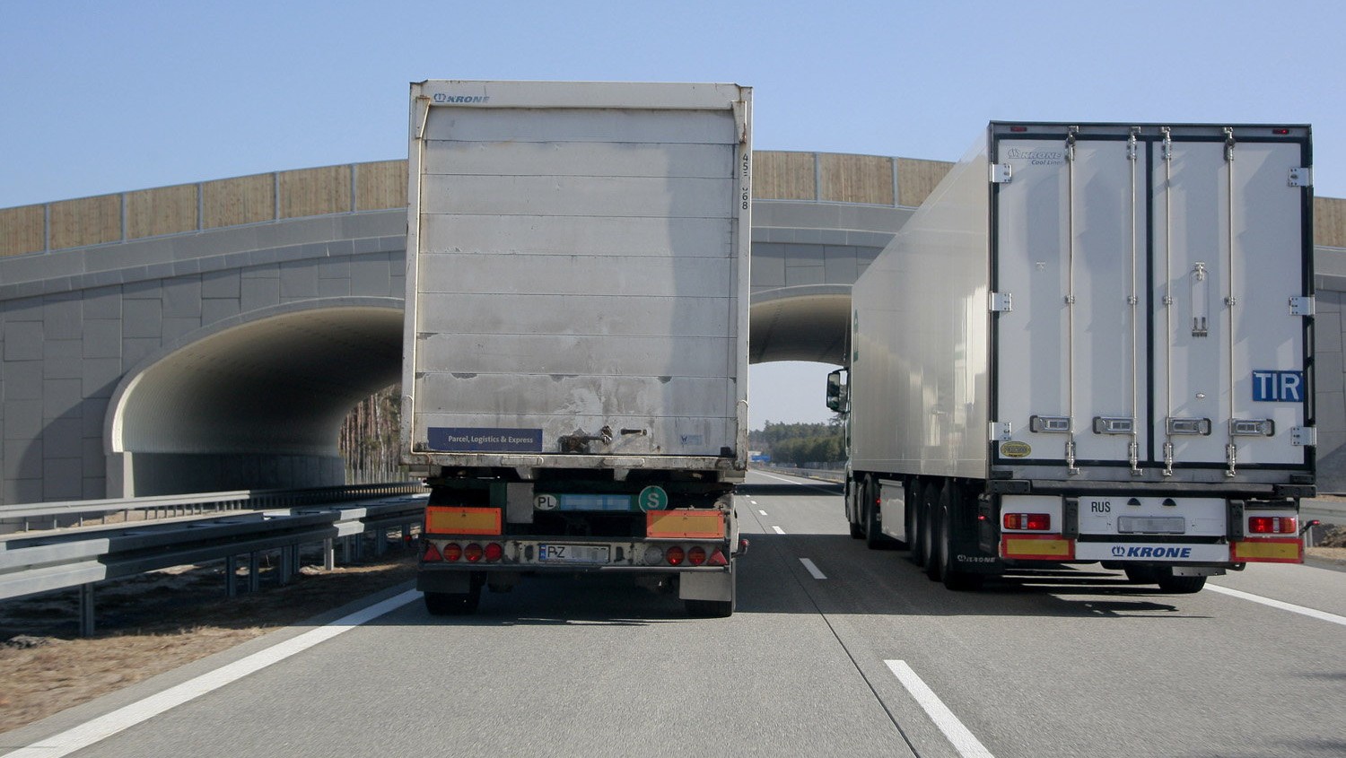 Ciezarowki Przestana Sie Wyprzedzac Kamery Na A2