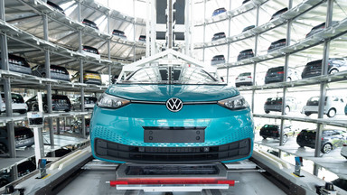 Volkswagen chce elektrycznych samochodów, gdy inni producenci wolą pozostać przy spalinowych