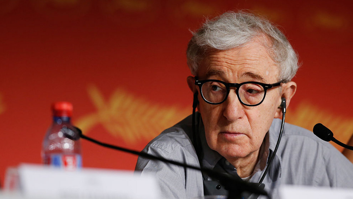 Woody Allen znów znalazł się pod ostrzałem. Dylan Farrow, adoptowana córka reżysera, powtórzyła oskarżenia, że molestował ją seksualnie, a kolejne gwiazdy przepraszają za udział w jego filmach. Wśród nich jest m.in. Timothee Chalamet, który zagrał jedną z głównych ról w nadchodzącym filmie "A Rainy Day In New York". Aktor zdecydował się przekazać honorarium za występ na rzecz ruchu Time's Up wspierającego ofiary przemocy seksualnej.