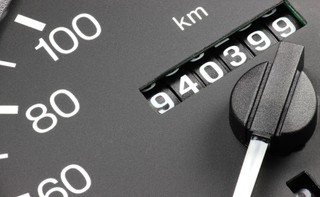 Pierwszeństwo dla pieszych przed wejściem na pasy. Premier zapowiada zmiany