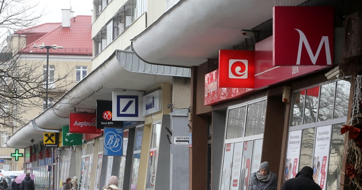 Bank ostrzega klientów. Wystarczy jeden klik w fałszywą aplikację, a można stracić masę pieniędzy