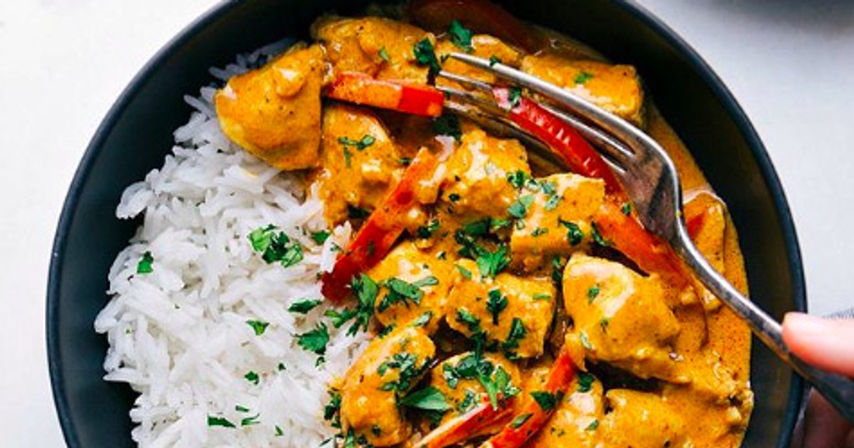How to make white rice and chicken curry sauce Pulse Nigeria