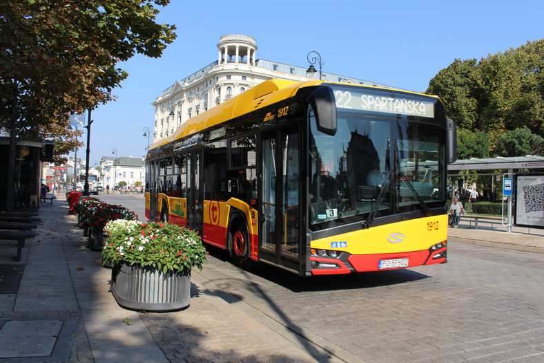 Na ulicach Warszawy pojawi się 12 nowych autobusów Solaris Urbino 12 Electric