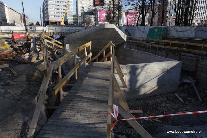 Postępy na placu budowy II linii metra