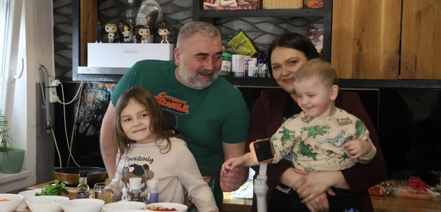 Miki Đuričić je sa suprugom i decom napustio rodno Kupinovo: Evo šta je razlog velike odluke koju je doneo na pragu pete decenije života!