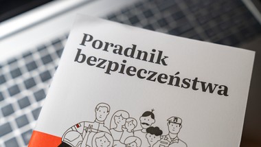 policja ostrzega przed nowym sposobem oszustwa. uwaga na fałszywe "kon