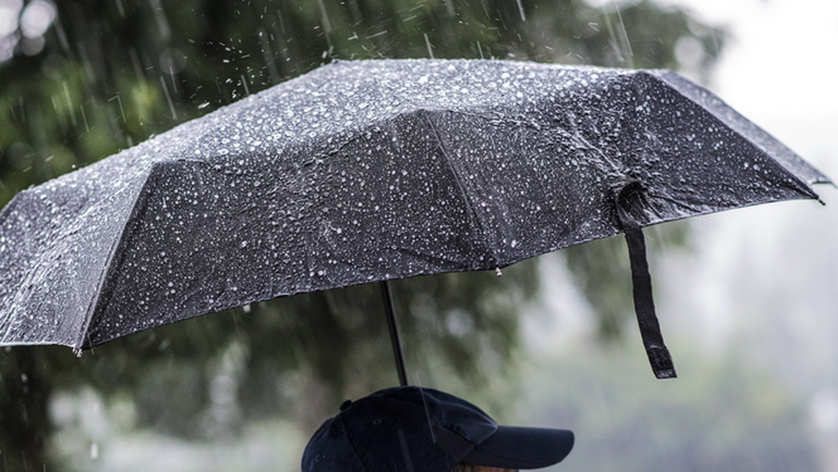 IMGW: uwaga na marznący deszcz i gołoledź 